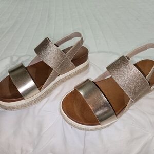 Girls sandals